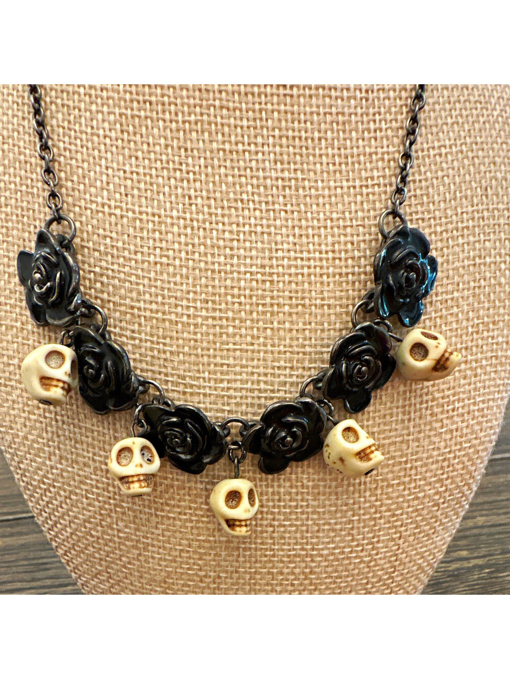 Gothic Halloween Skull  & rose necklace adjustable